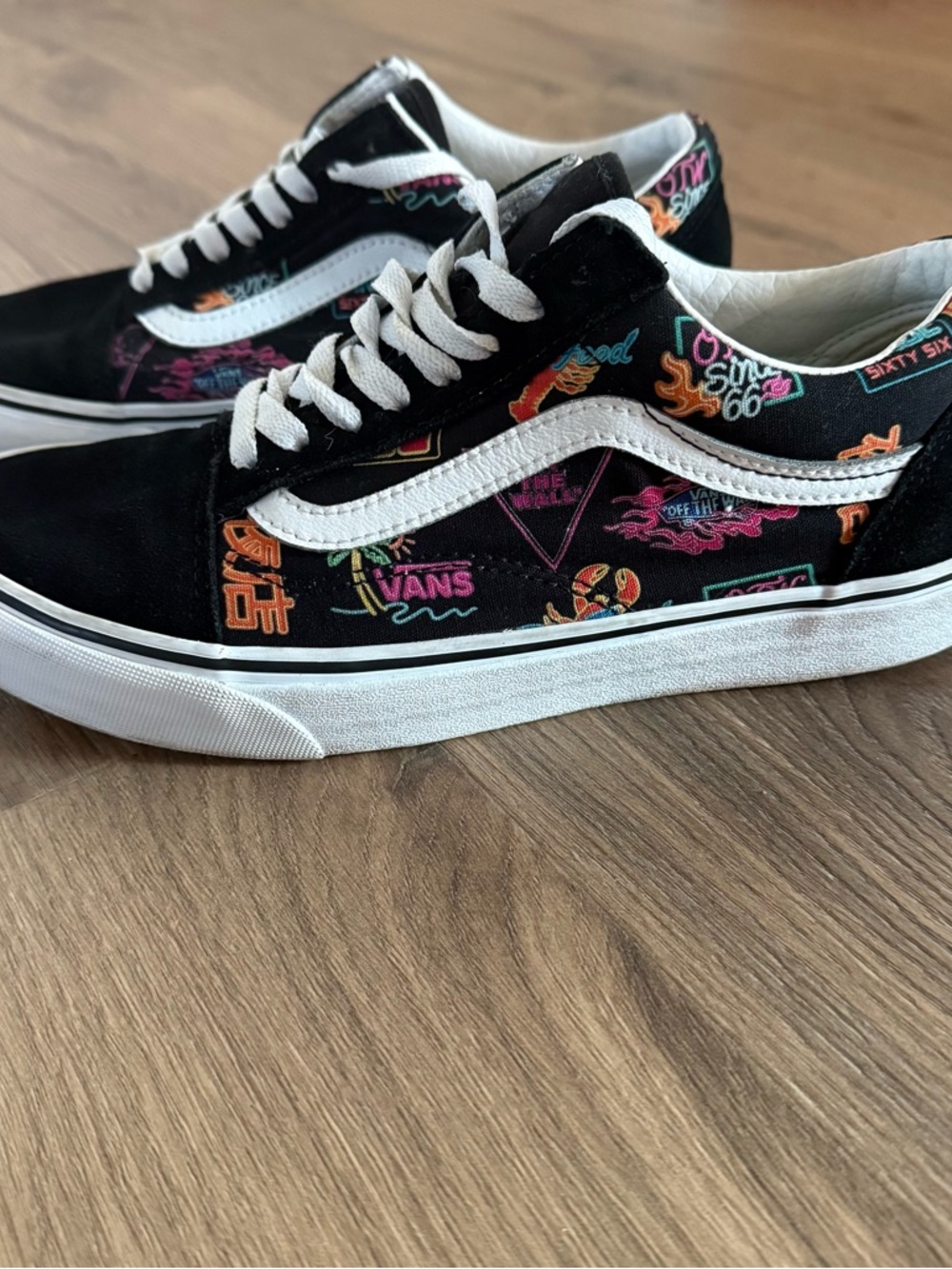 Vans Old Skool Vans Market M 7.5 / W 9 US Neon/Black Suede Skate Shoe Sneakers